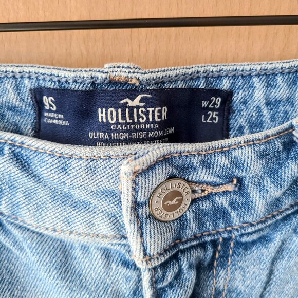 Hollister Ultra High Rise Mom Jean Frayed Ankle Hem Light Wash Denim Women's 29 - Picture 2 of 3